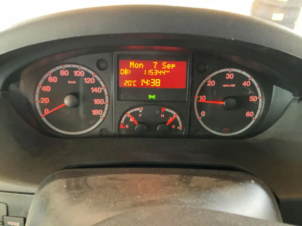 Peugeot Boxer 2.2 HDI 96kW,Tažné,9.Míst,Webasto. - fotka 6