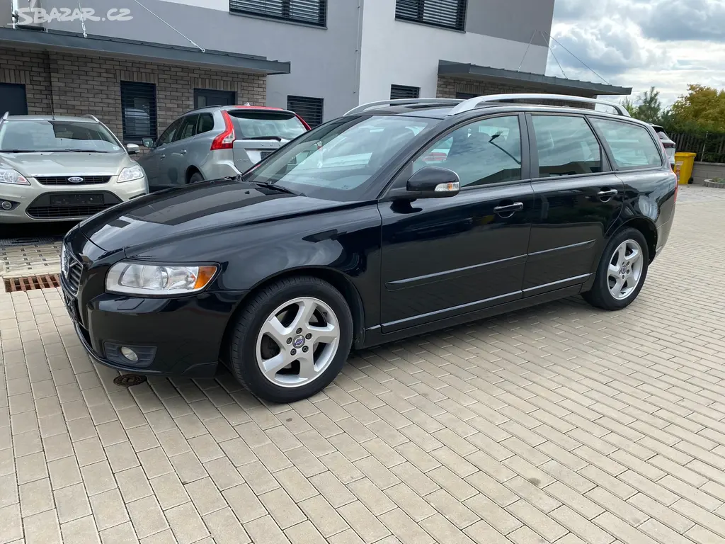 Volvo V50 2.0D, 110 kW, r.v. 2012, tažné, nová STK