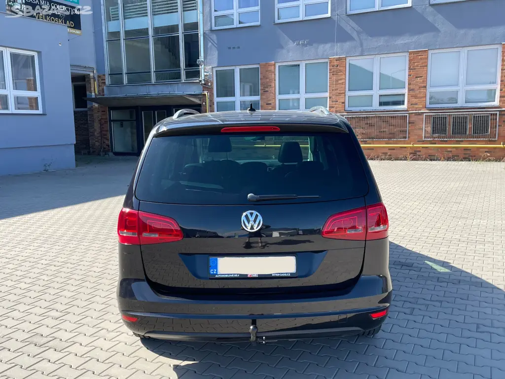Volkswagen Sharan 2.0 TDi RV 2012 Highline 7 MÍST - fotka 4