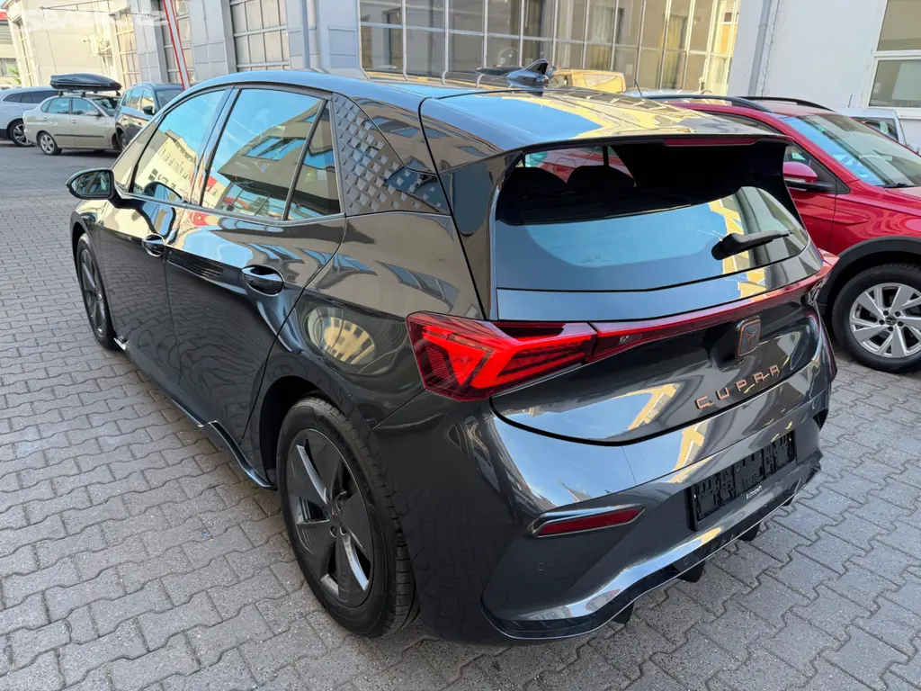 Cupra Born 150kW 62kWh SOH 97,3% 21tkm - Záruka - fotka 5
