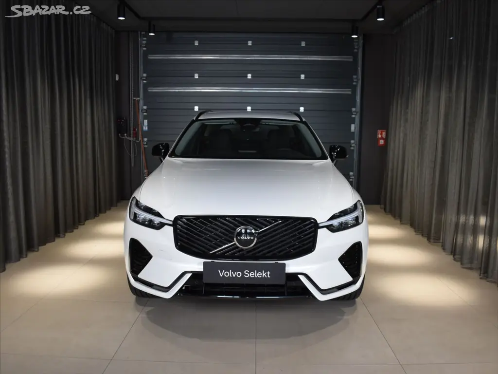 Volvo XC60, 2,0 B5 AWD PLUS BLIS,Bezklíč - fotka 4