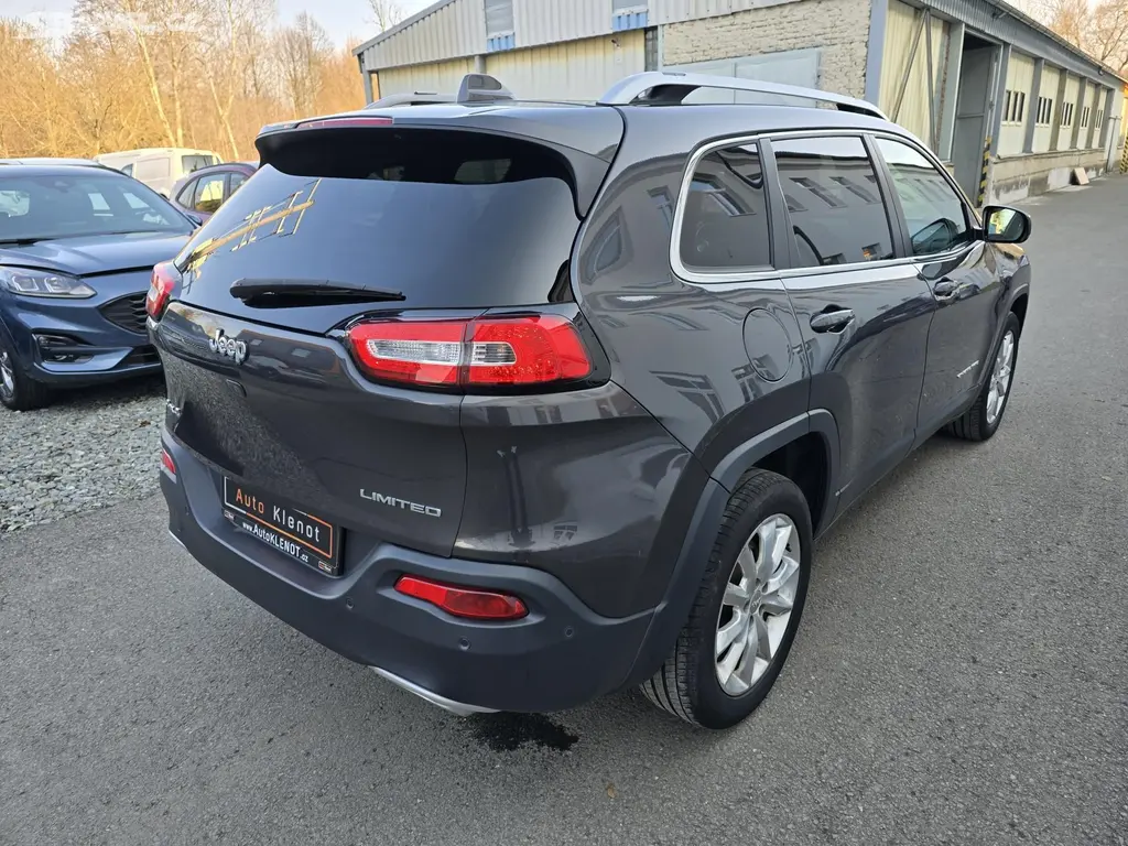 Jeep Cherokee, 147kW 4x4 LIMITED KŮŽE NAV DPH - fotka 4