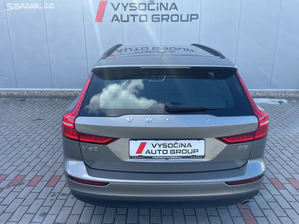 Volvo V60, D3 MOMENTUM Aut. - fotka 4