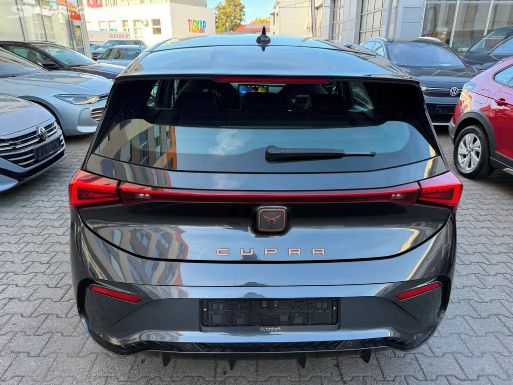 Cupra Born 150kW 62kWh SOH 97,3% 21tkm - Záruka - fotka 6