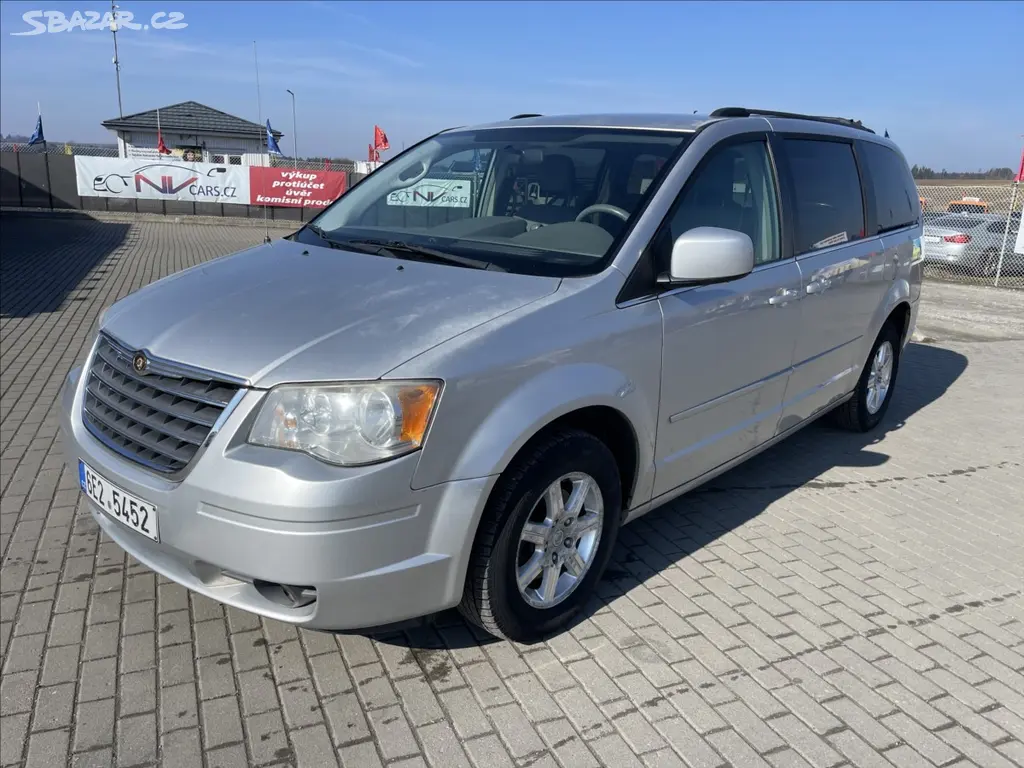Chrysler Town & Country 3.8 V6 LPG 7 míst