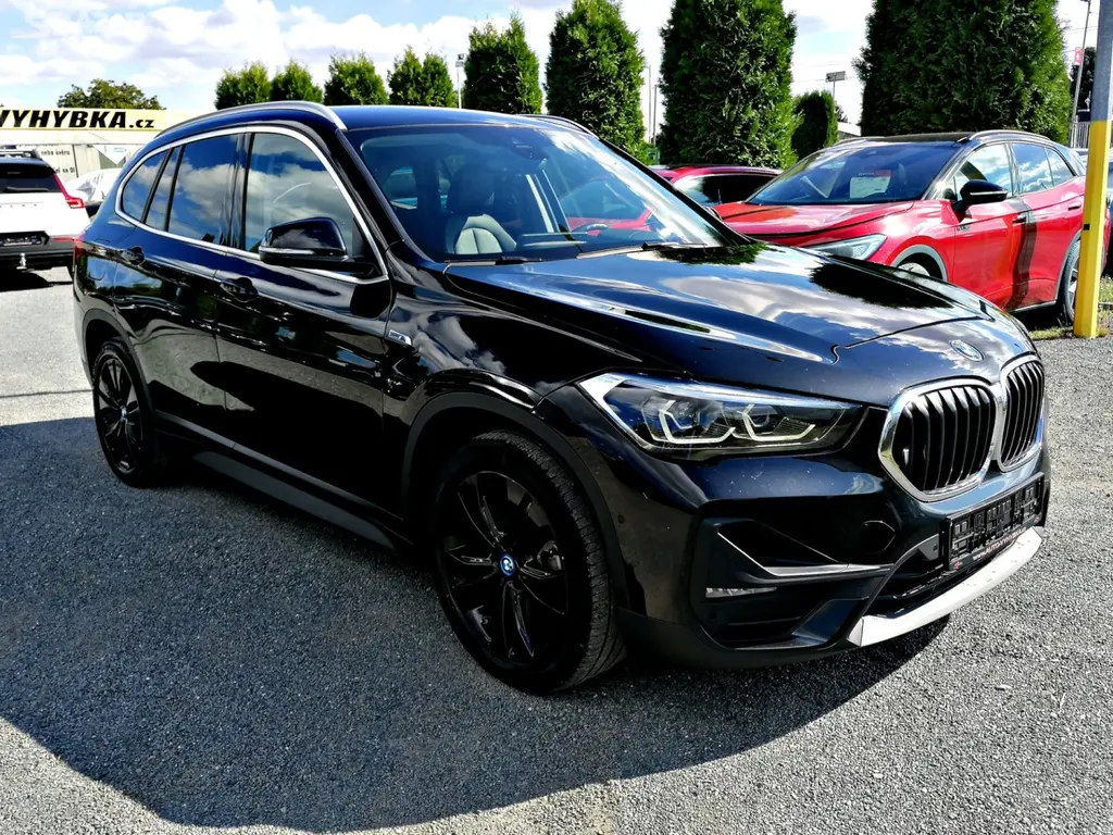 BMW X1, xDrive25e PHEV 162kW Plug in - fotka 3