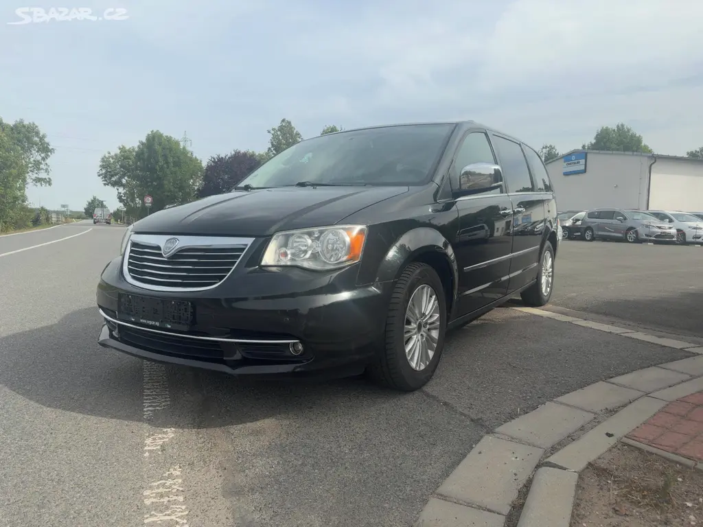 Chrysler Lancia Voyager Town 3,6 DVD Navi 2012