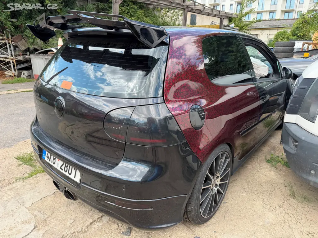 VW Golf 5 2.0 GTI - fotka 2