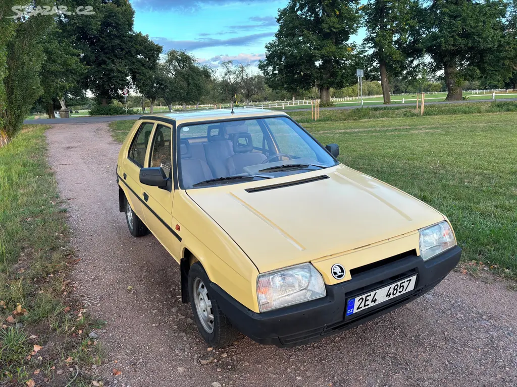 Škoda Favorit 1.3 46 kW 135L originální stav - fotka 2