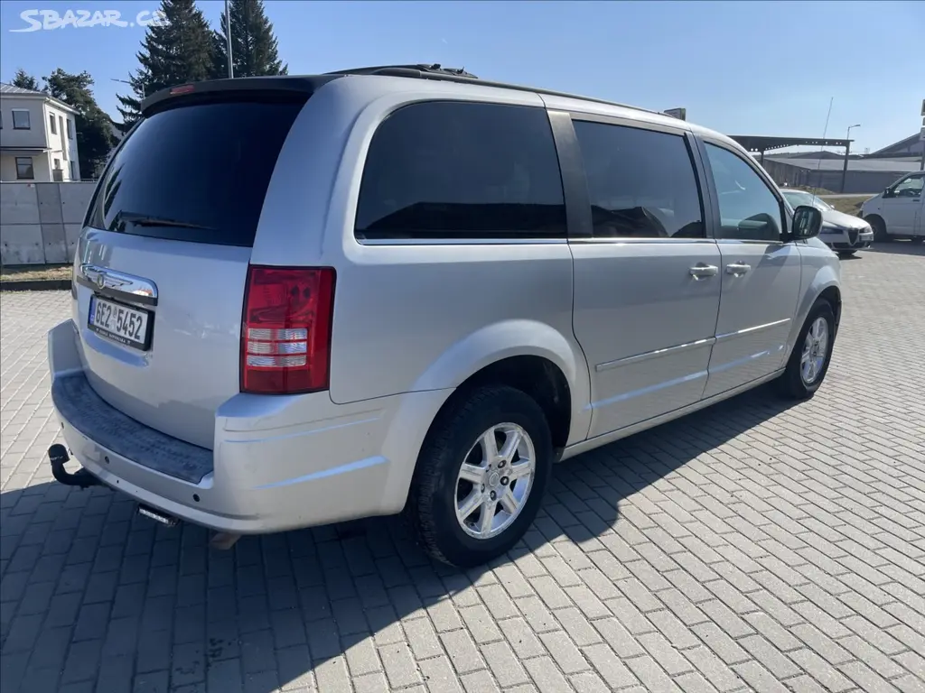 Chrysler Town & Country 3.8 V6 LPG 7 míst - fotka 4