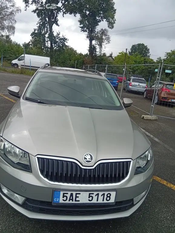 Škoda Octavia 1,6 TDI 81kw TK do 3/2028-koup. v ČR - fotka 3