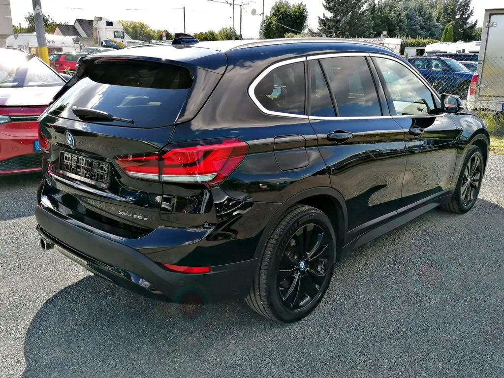 BMW X1, xDrive25e PHEV 162kW Plug in - fotka 5
