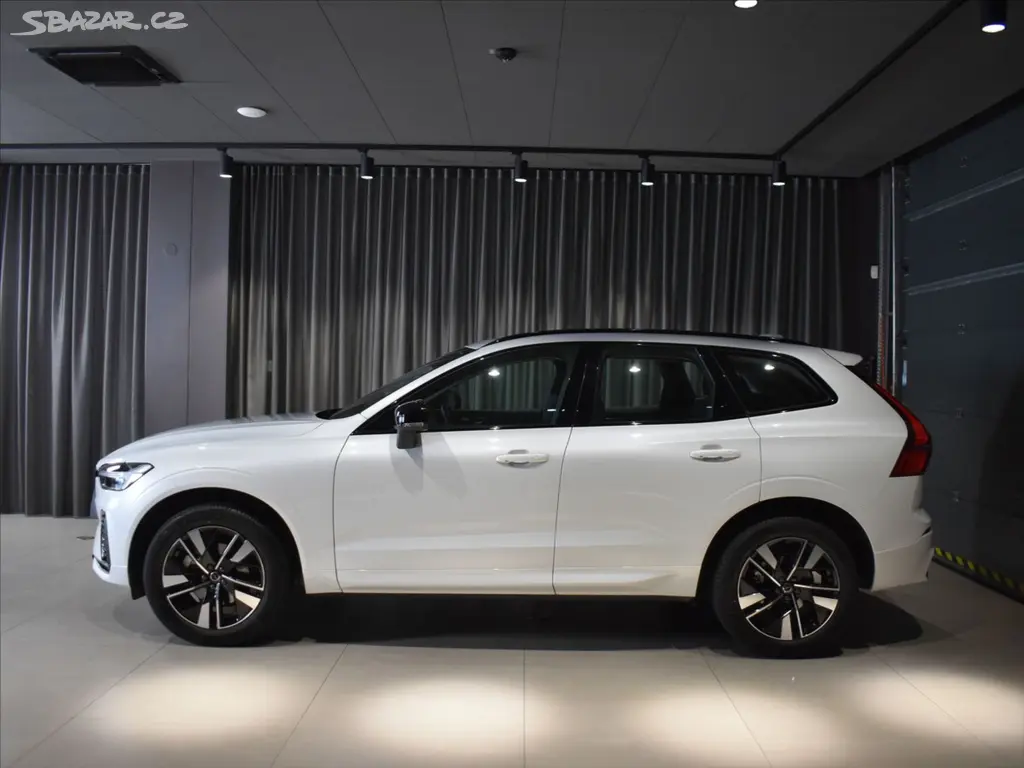 Volvo XC60, 2,0 B5 AWD PLUS BLIS,Bezklíč - fotka 2