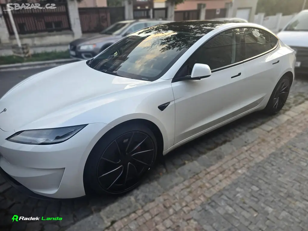 Tesla Model 3, Highland | HW4 | AMD Ryzen - fotka 2