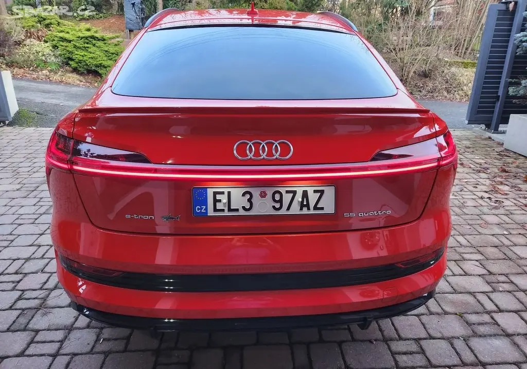 Audi e-tron 55 quatro Sportback Slin - fotka 4