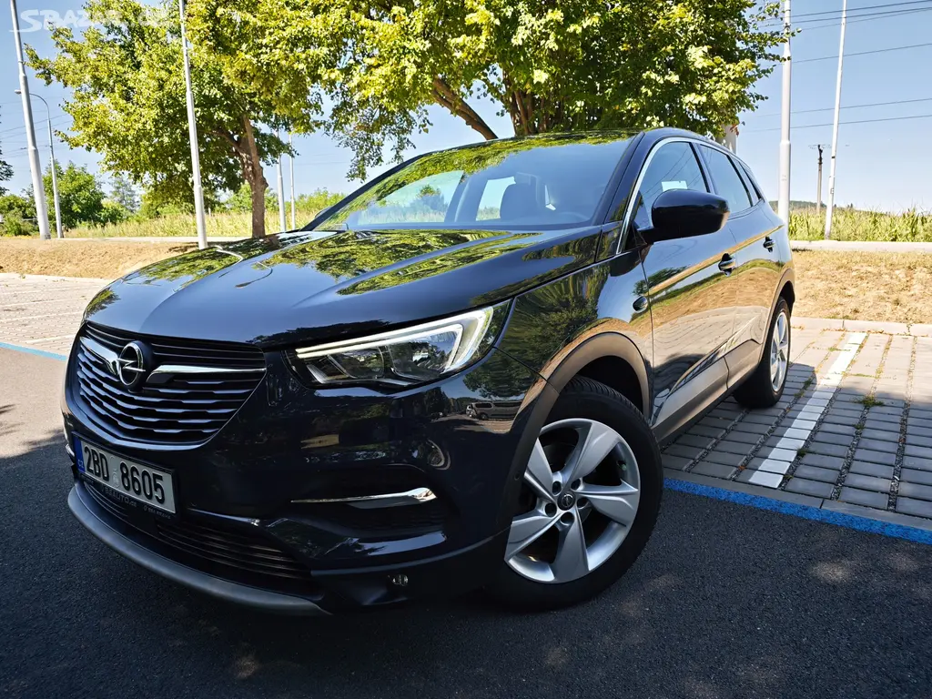 Opel Grandland X 1.6 benzín 180 koní 1. majitel