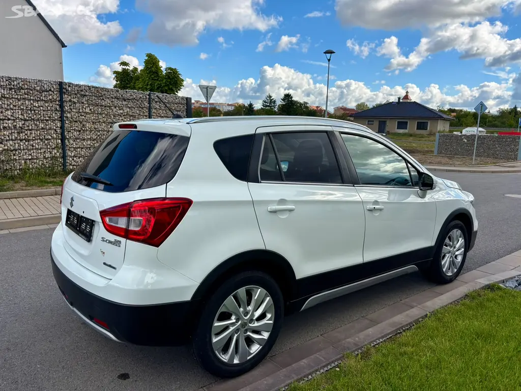 Suzuki S-Cross1.4 BoosterJet Allgrip 4x4, kamera - fotka 4