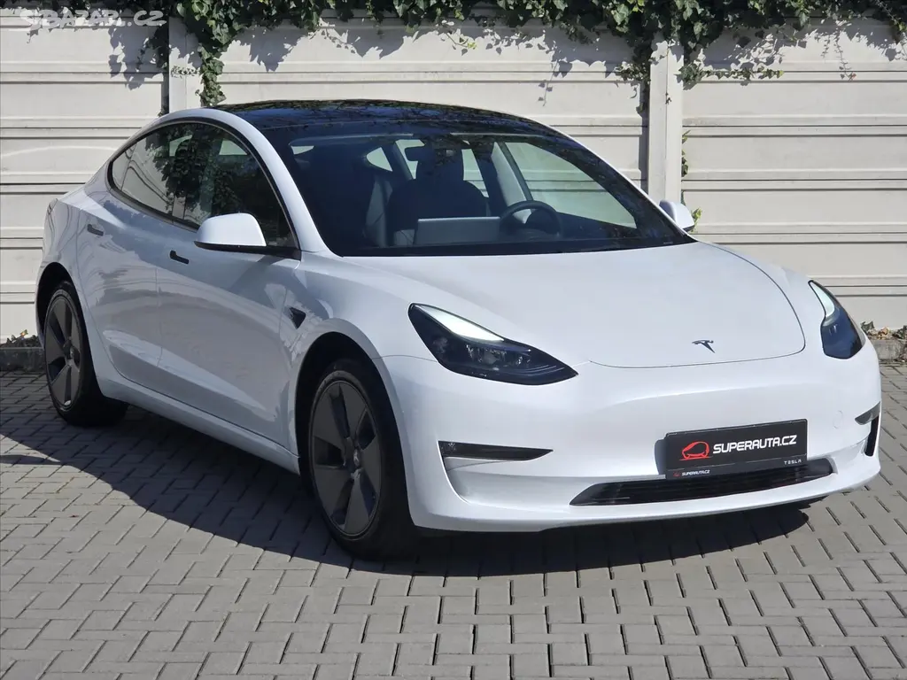 Tesla Model 3, Long Range RWD SOH 96% 1.maj