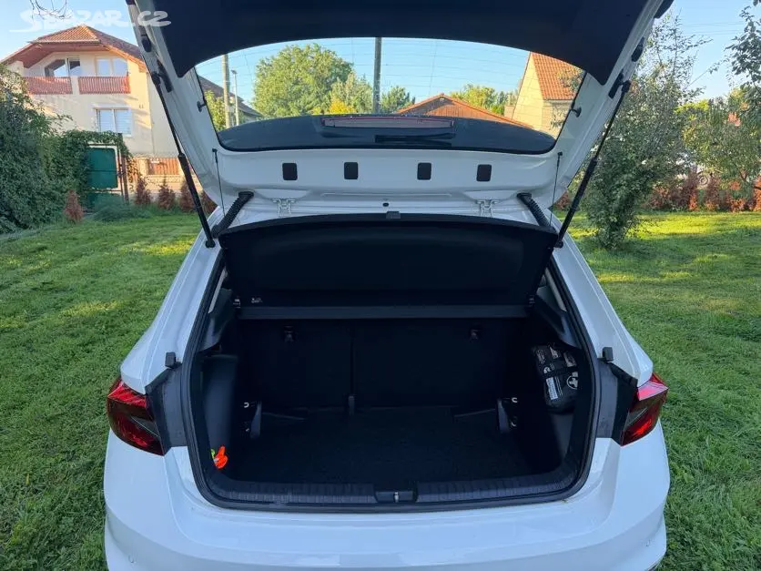 ŠKODA FABIA IV 1,0TSI 70kW AMBIENTE - fotka 6