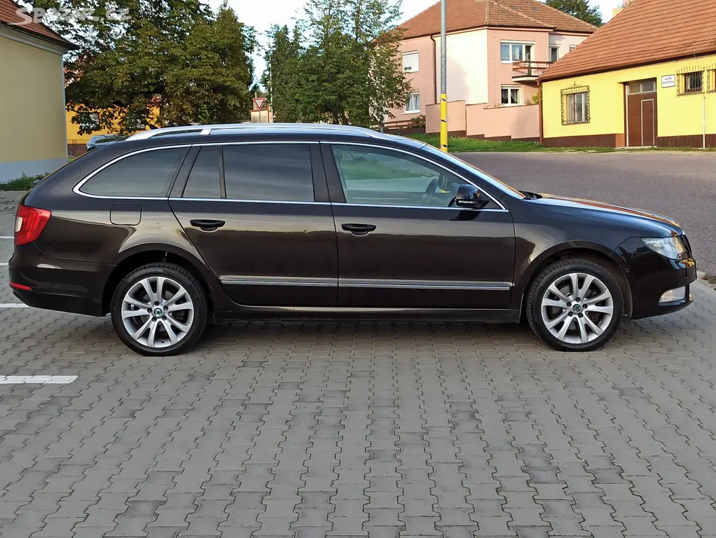 ŠKODA SUPERB Combi 2.0 TDi 125KW 4x4 / MANUÁL - fotka 5