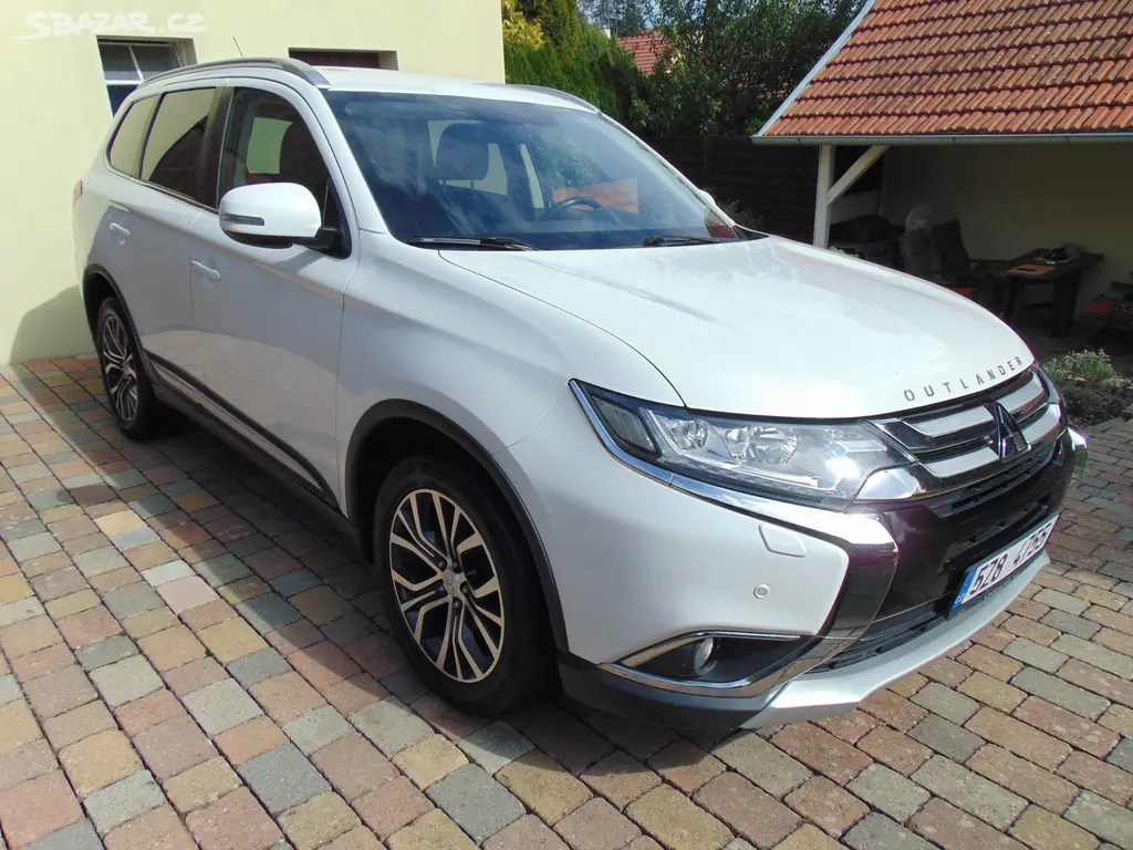 Mitsubishi Outlander, 2.2Di-D 4x4 ATM 7míst servis - fotka 3