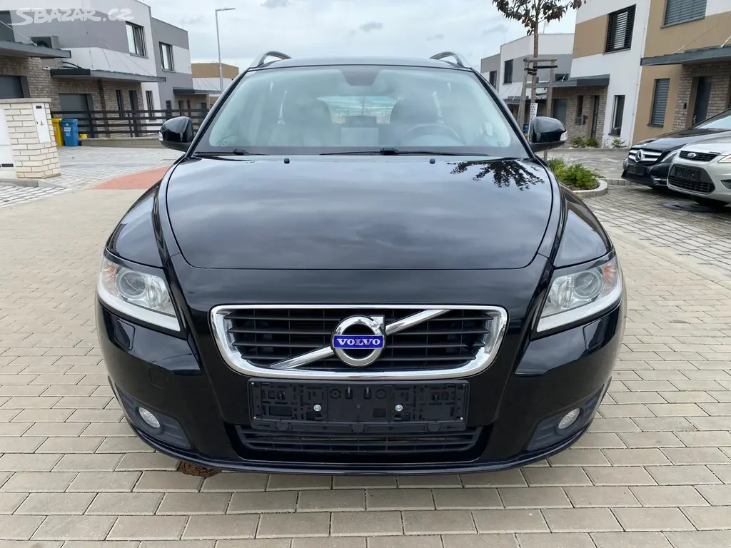 Volvo V50 2.0D, 110 kW, r.v. 2012, tažné, nová STK - fotka 4