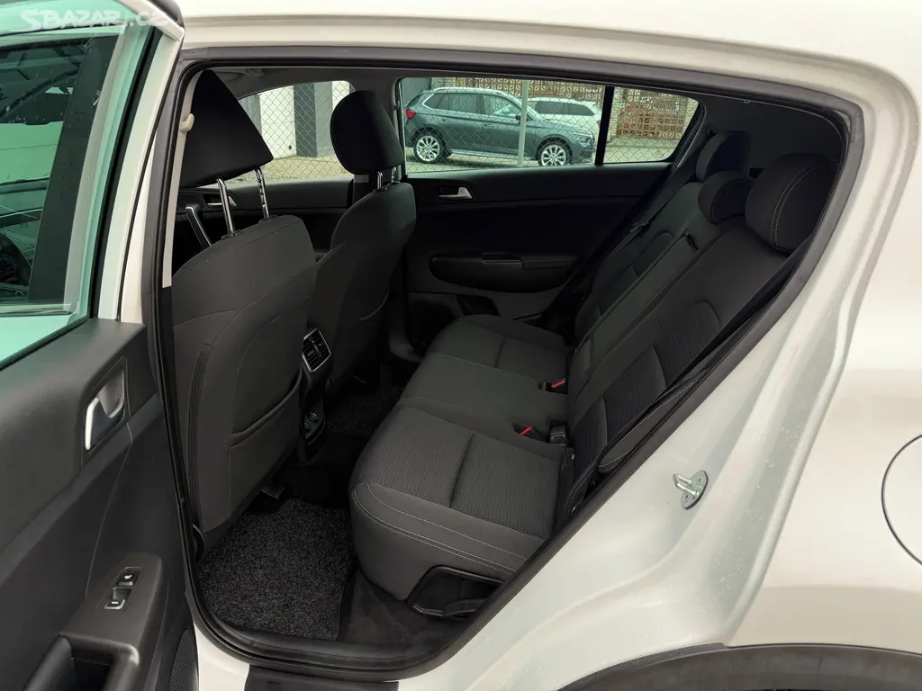 Kia Sportage, 1.6i 130 kW 4x4 automat - fotka 6