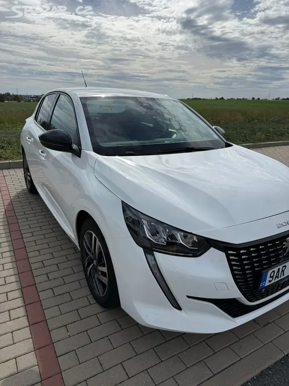 Peugeot 208 II 1.2 PT Allure 6st. manuál | 32100km - fotka 2