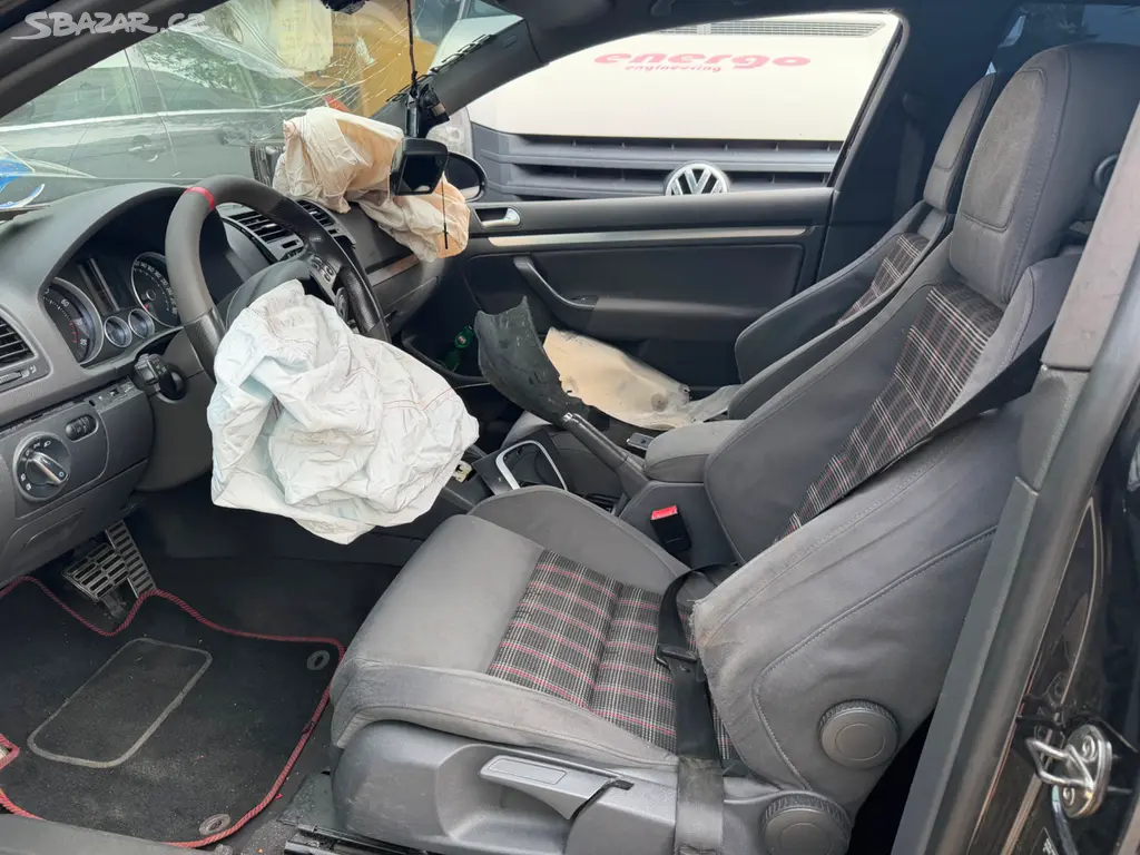 VW Golf 5 2.0 GTI - fotka 4