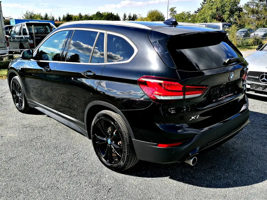 BMW X1, xDrive25e PHEV 162kW Plug in - fotka 4