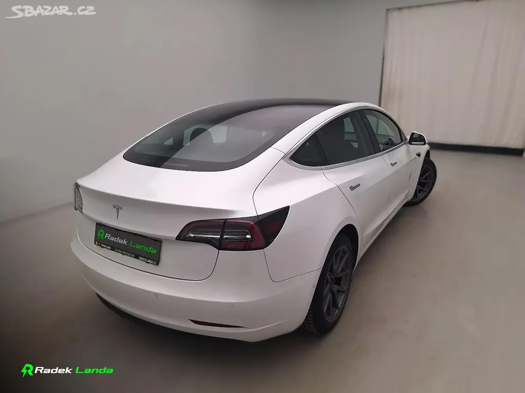 Tesla Model 3, Standard Range Plus | 225 kW - fotka 4