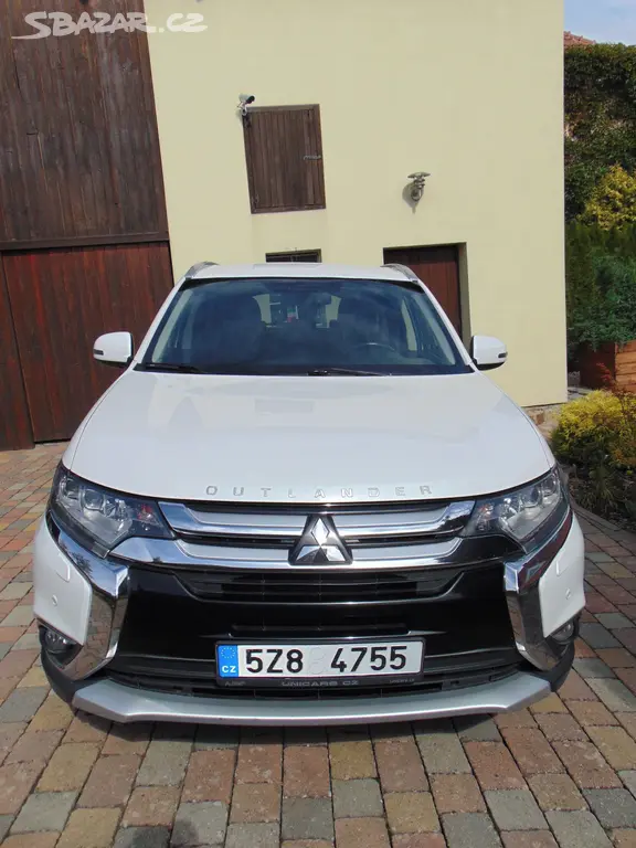 Mitsubishi Outlander, 2.2Di-D 4x4 ATM 7míst servis - fotka 4