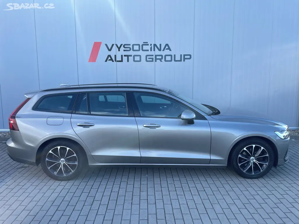 Volvo V60, D3 MOMENTUM Aut. - fotka 5