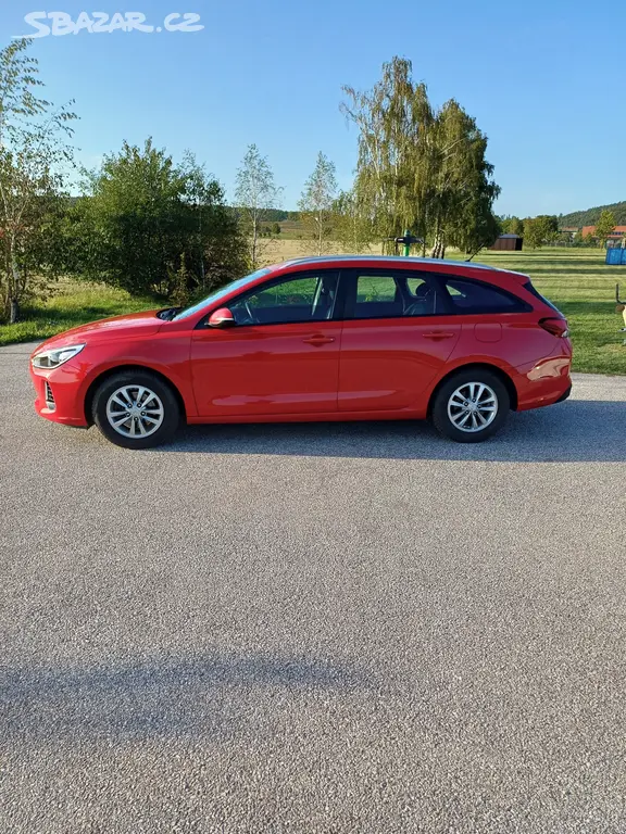 Hyundai i30 kombi - fotka 2