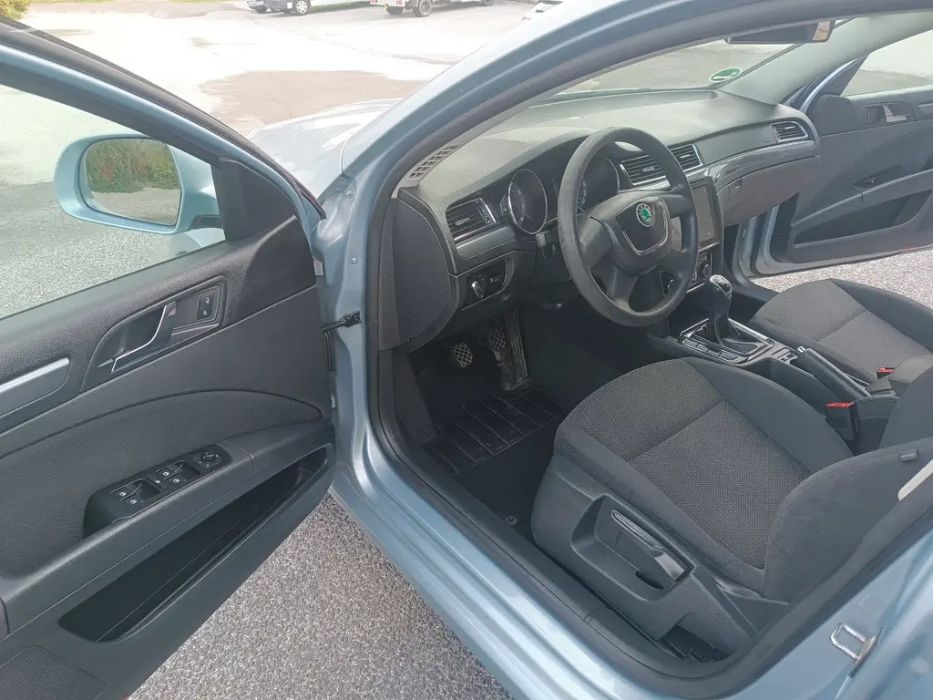 Škoda Superb combi 1.4 92kw benzin - fotka 5