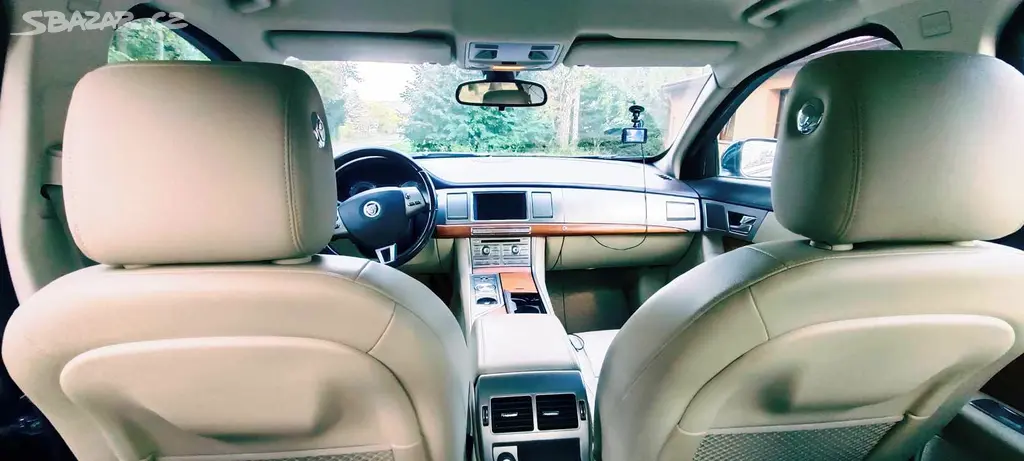 Jaguar XF 3,0 V6 155 kW - fotka 4