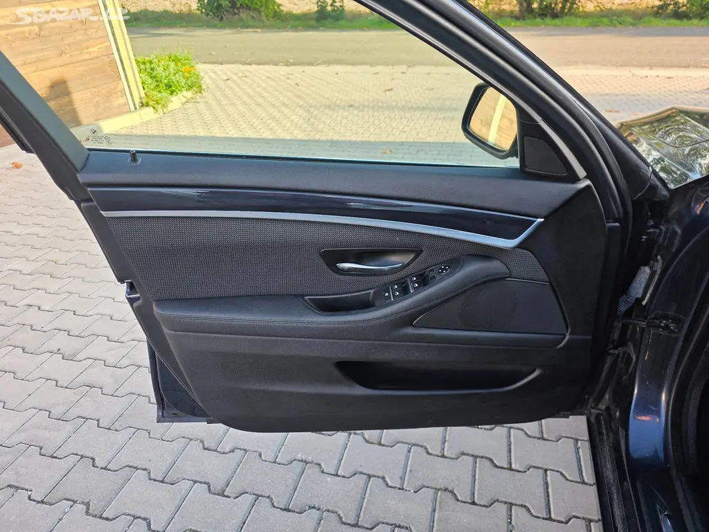 BMW 520D F11 135kW 2majitel kamera Navi Xenon 2013 - fotka 5