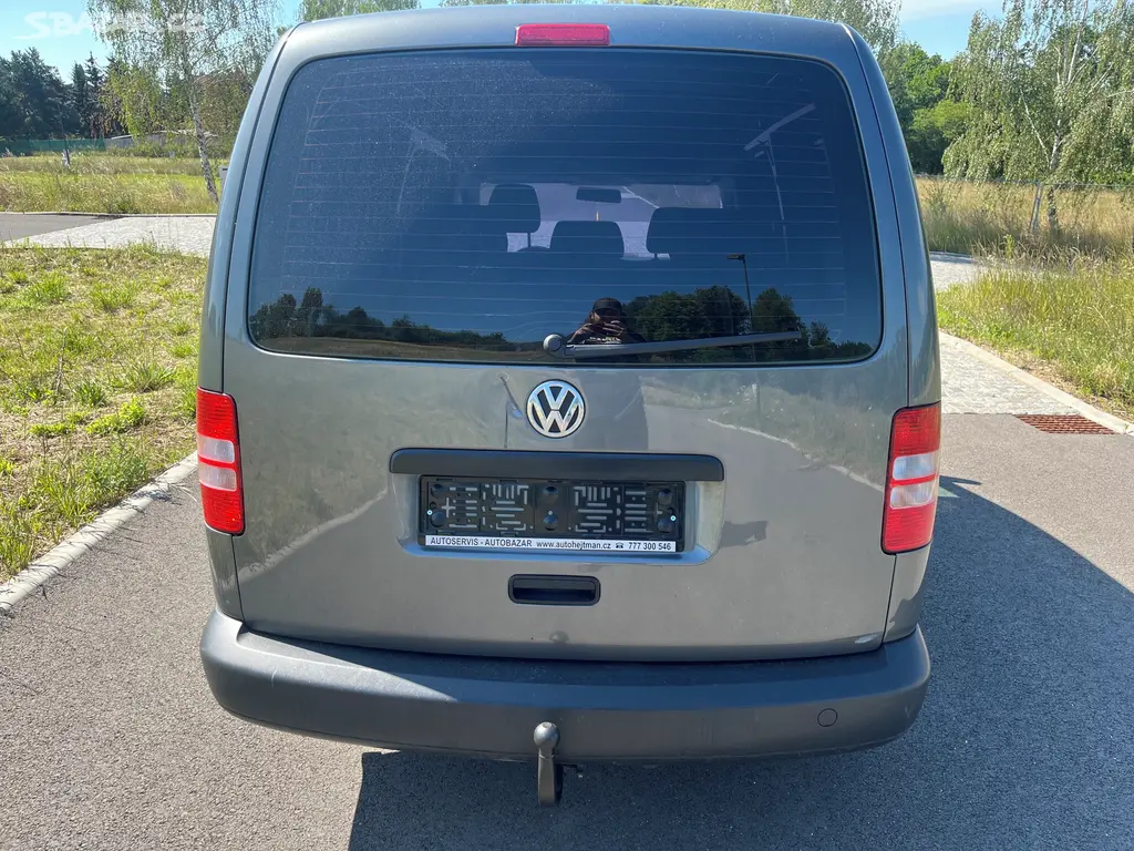 Volkswagen Caddy MAXI 1.6 TDI tažné alu navi - fotka 5