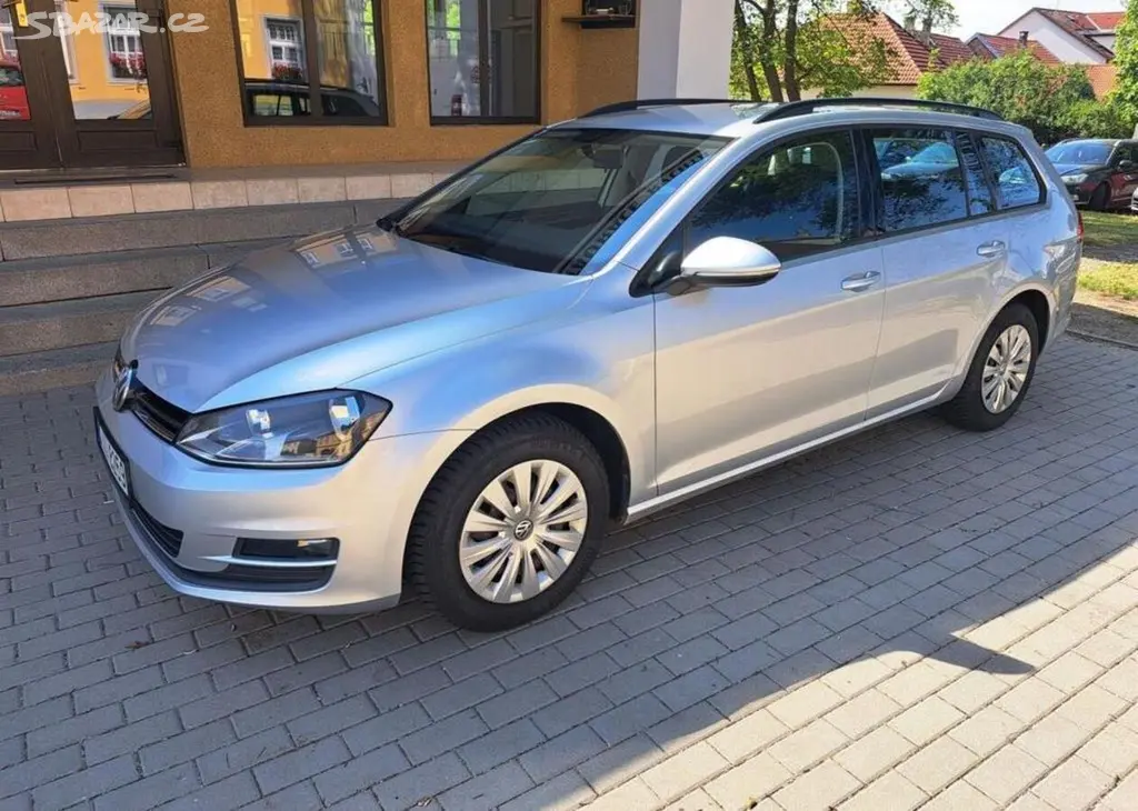 Volkswagen Golf 1,6 TDI Variant nafta manuální - fotka 4