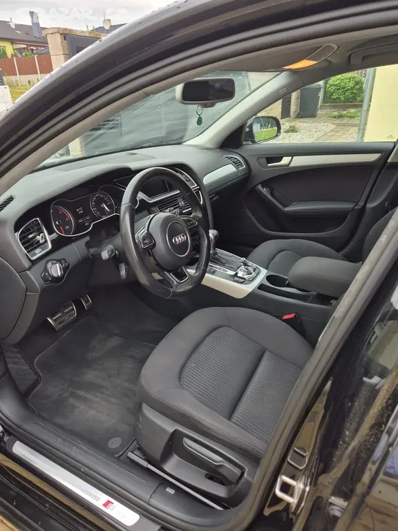 Audi A4 Avant B8 2.0TDI S-line TOP STAV, 119 000km - fotka 6