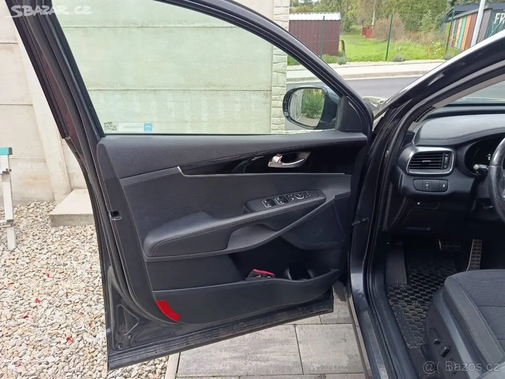 Kia Sorento 2,2 tdi - fotka 4