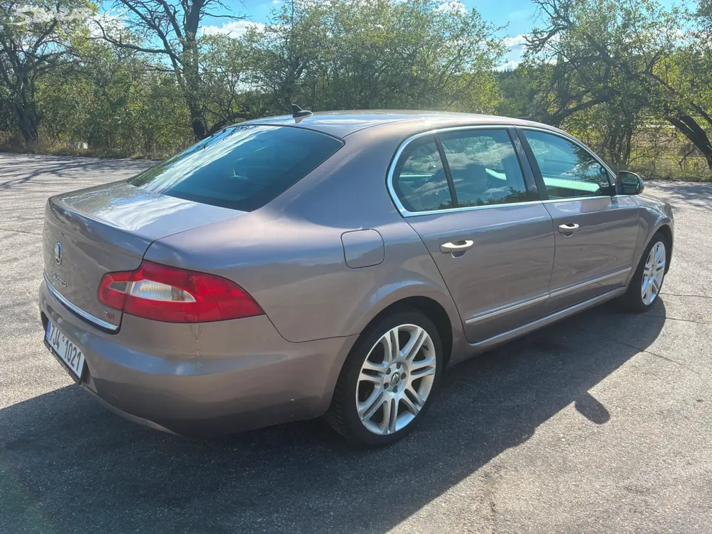 Škoda Superb 2,0 TDi 125kw - fotka 5