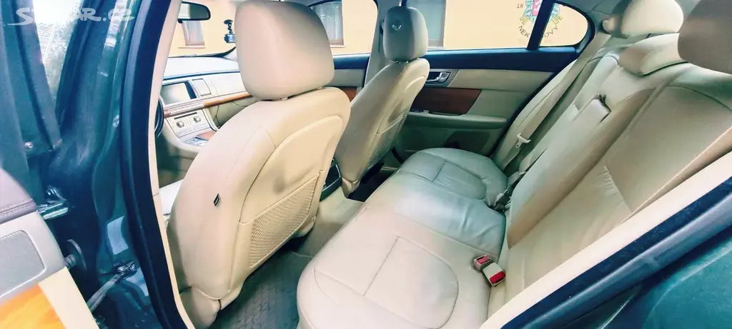 Jaguar XF 3,0 V6 155 kW - fotka 5