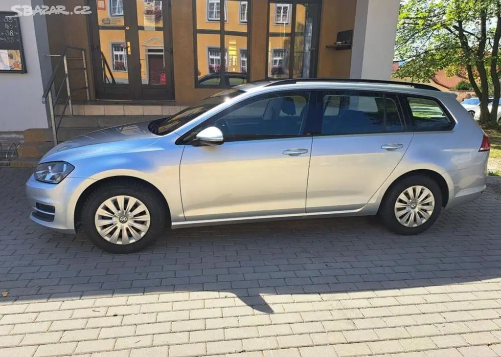 Volkswagen Golf 1,6 TDI Variant nafta manuální - fotka 5