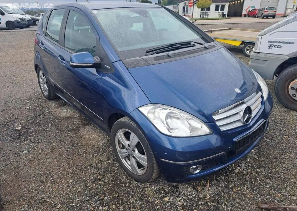 Mercedes-Benz Třídy A 2,0 CDI nafta manuální - fotka 2