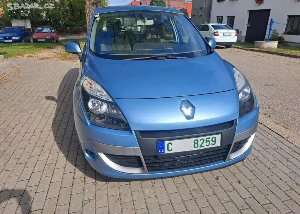 Renault Scénic 1,5 dCi nafta manuální - fotka 2