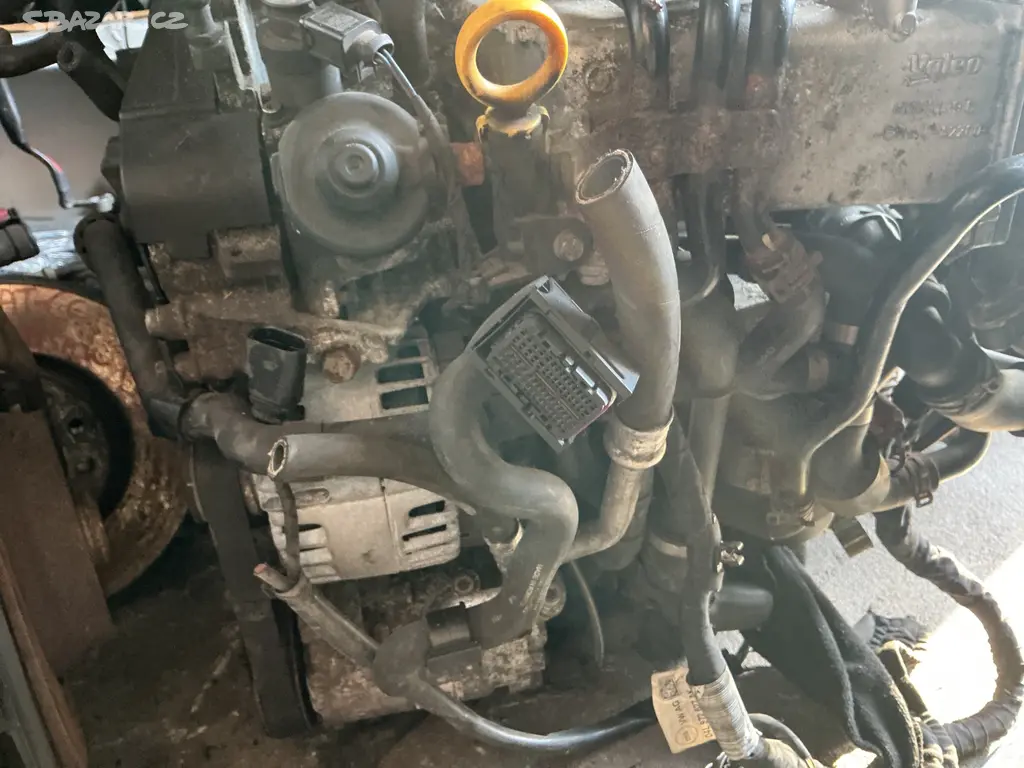 Motor octavia 3 1.6 TDi 66 kw CLHC KOMPLETNÍ - fotka 3