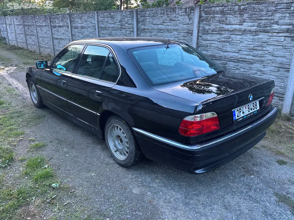 BMW 735i V8 manuál - fotka 5