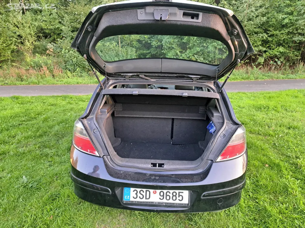 Opel Astra H - fotka 2