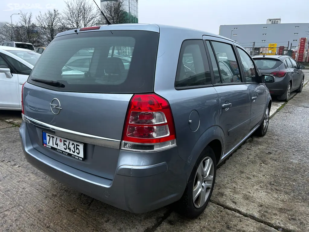 Opel Zafira, 1,8 16V, 7 míst - fotka 4